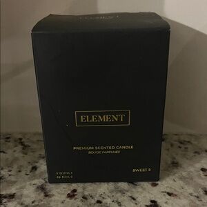 Element Premium Black Candle